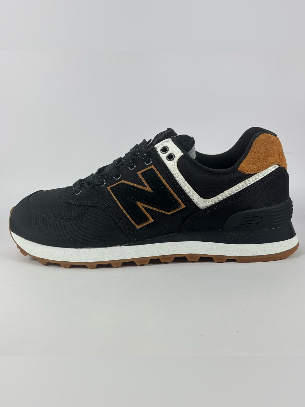 New Balance 574 Women’s Size 6.5 / Men’s 5 New in Box